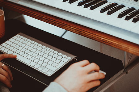Apple Keyboard on table thumbnail