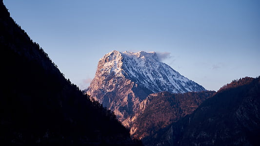 landscape photography of mountain range thumbnail