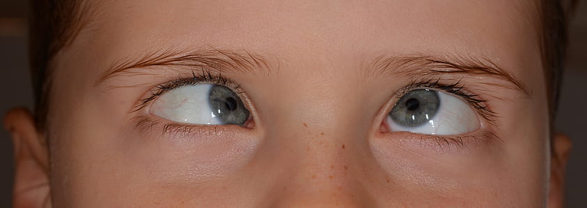 woman's blue eyes thumbnail