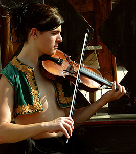 man playing violin thumbnail