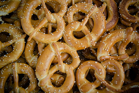 pile of pretzels thumbnail