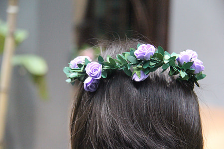 girl in purple flower headband thumbnail