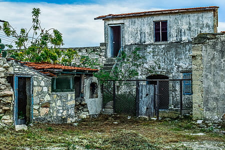 abandon house thumbnail