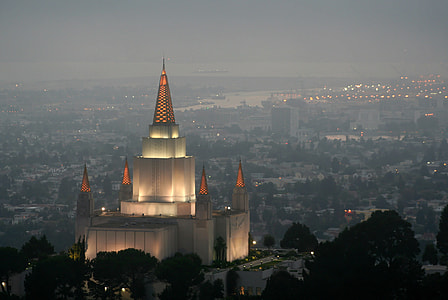Mormon Temple in Oakland, California thumbnail