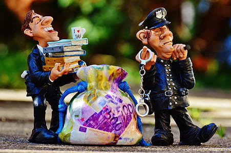 two police man ceramic figures thumbnail