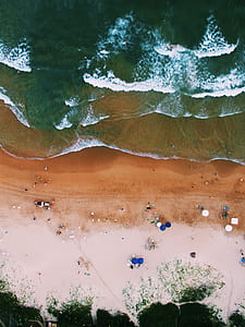 seawaves during day time thumbnail