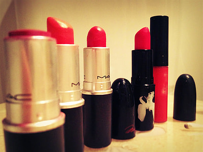 MAC lipsticks thumbnail