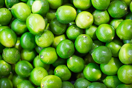 Pile of Green Limes on Market Pattern thumbnail