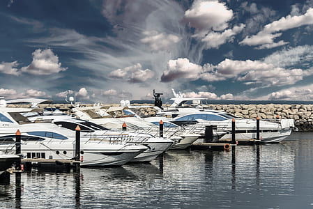 Five White Yacht thumbnail