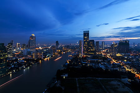 city skyline digital wallpaper thumbnail