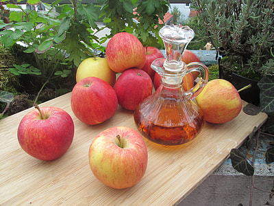 honeycrisp apples and clear glass decanter thumbnail