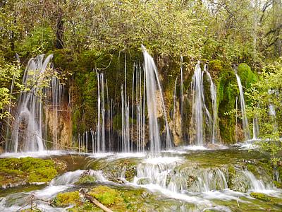 Pearl Shoal Waterfall in Sichuan, China thumbnail