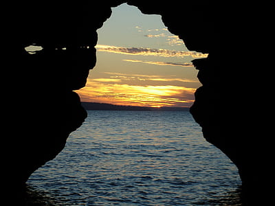 silhouette of body of water thumbnail