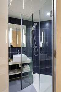 clear glass shower stall thumbnail