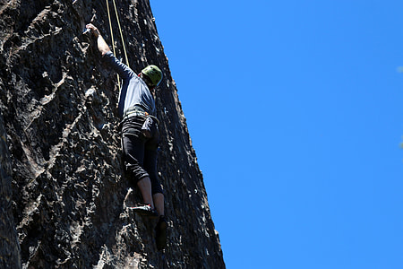 man mountain climbing thumbnail
