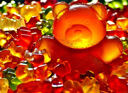 bunch of gummy bears thumbnail