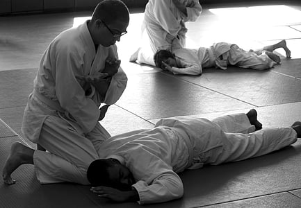 two man fighting thumbnail