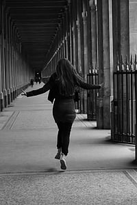 running woman thumbnail