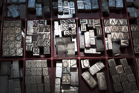 gray metal decor lot thumbnail