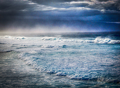photo of ocean at high tide thumbnail