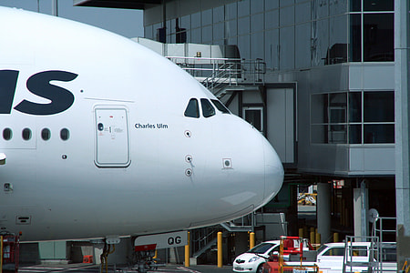 airliner at airport thumbnail
