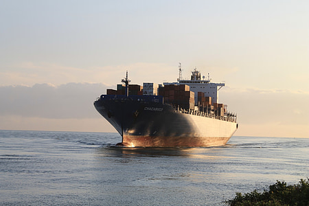 ship sailing thumbnail
