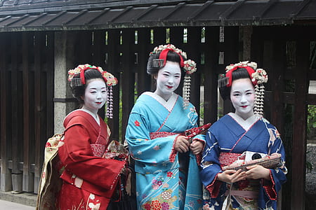 three geisha photo thumbnail