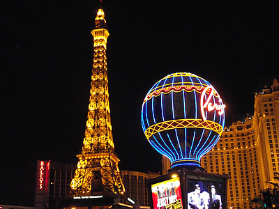 Eiffel Tower Paris, France photo thumbnail