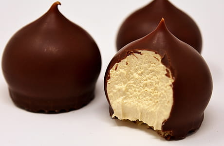 three chocolate kisses thumbnail