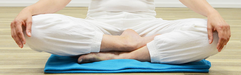 person wearing white pants thumbnail
