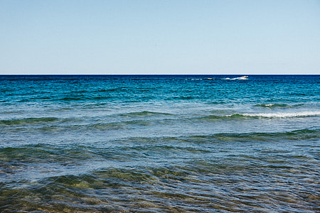 Motor boat on lake Michigan thumbnail
