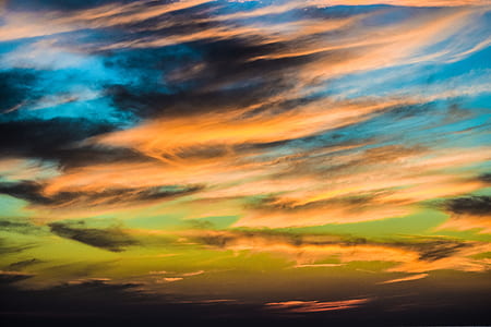 cirrus clouds during golden hour thumbnail