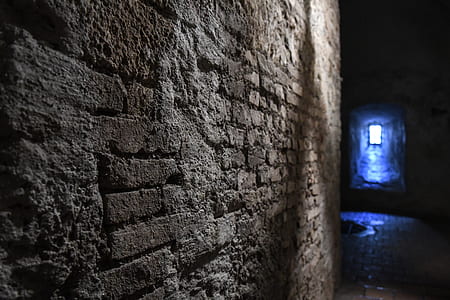 brown concrete wall thumbnail
