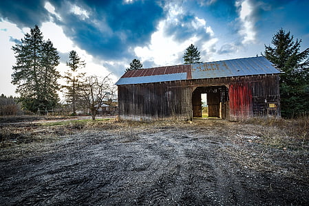 wooden barn thumbnail