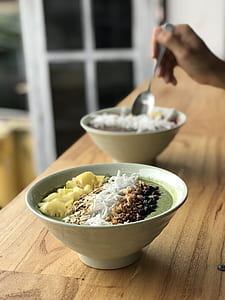 white ceramic bowls thumbnail