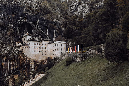 Predjama castle at the cave mouth in Postojna, Slovenia thumbnail