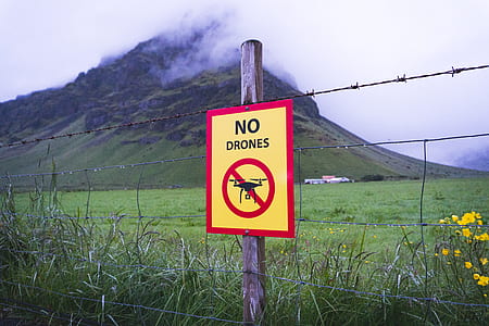 no drones signage thumbnail