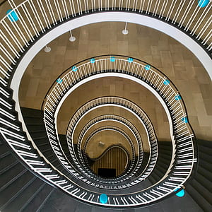 oval stair interior thumbnail