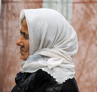 women's white lace hijab thumbnail