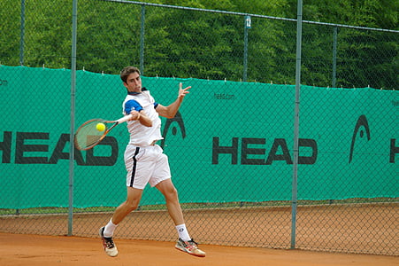 man playing tennis thumbnail