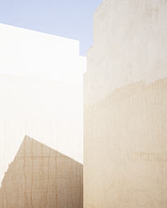 white concrete walls thumbnail