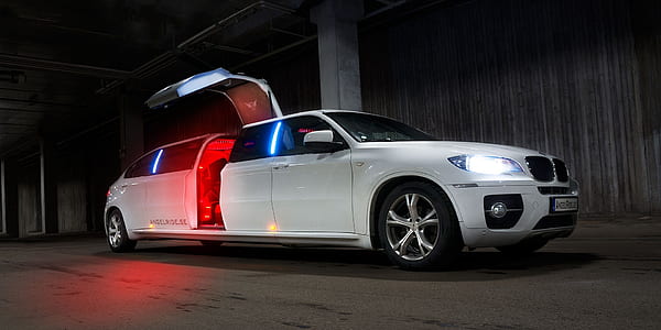 white limousine thumbnail