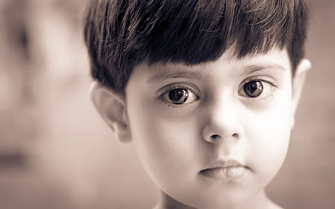 boy sepia photograpy thumbnail