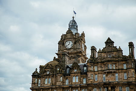 Clock tower at the Balmoral Hotel in Edinburgh, Scotland thumbnail