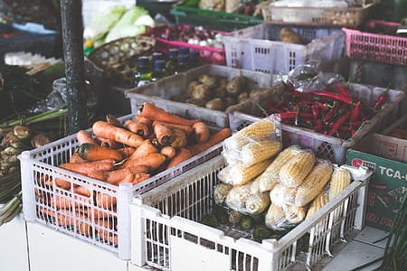 Bunch of Carrots in Crate thumbnail