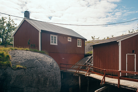 Rorbu fishing hut, Lofoten thumbnail