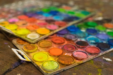 closeup photo of painting pallets thumbnail
