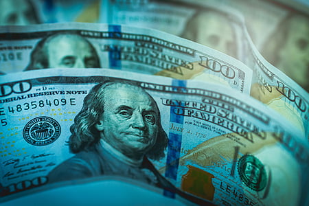 100 U.S. dollar banknotes thumbnail