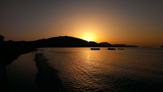 boat over body of water thumbnail
