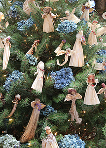 Christman Ornaments, Cornhusk Angels thumbnail